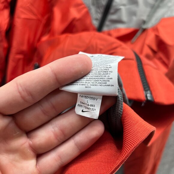 Nike Windbreaker Jacket Mens Large Gray Red Hooded Lightweight Full Zip - Picture 8 of 12